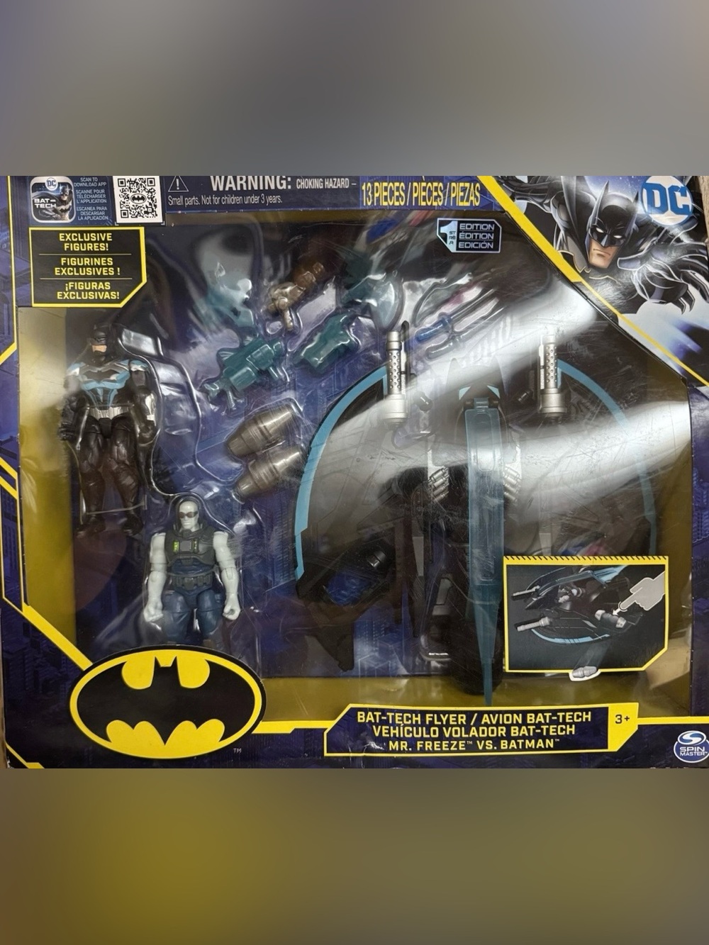 DC Bat-Tech Flyer with Mr. Freeze VS Batman Action Figure 13 piece Set